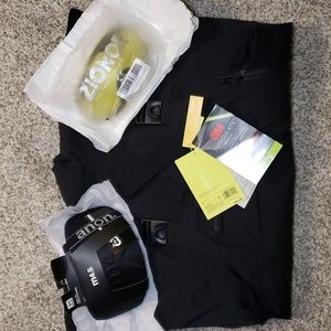 NEW SNOWBOARDING PACKAGE 4 ITEMS BUNDLED.